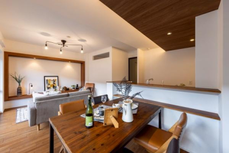 rO@LXƂLDKAƋ̔zuz₷łˁ