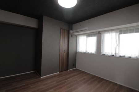 �m���@-