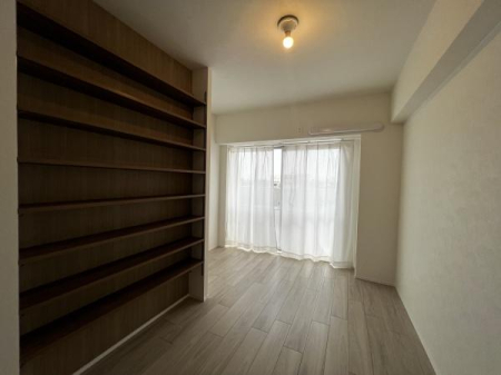 �m���@-